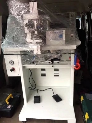 De Parel van de Headwearhoed het Plaatsen Machine, Spijkerparels die Machine vastmaken