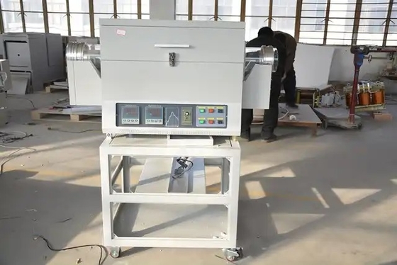 De roterende Buisoven bij 1400℃ wordt gebruikt voor Metallurgische Test van Geactiveerde Koolstof