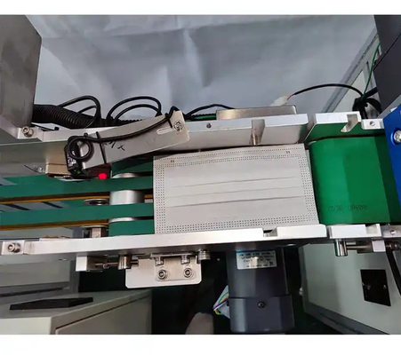 Hoge snelheid geautomatiseerde productieapparatuur voor medische maskers 170 stks / min