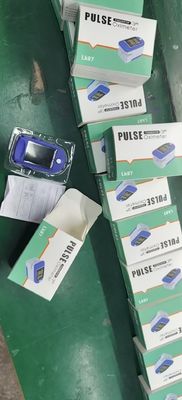Brandkast 58*32*33.2mm 1060hPa-Impuls Oximeter met Hart Rate Monitor Dual Color OLED